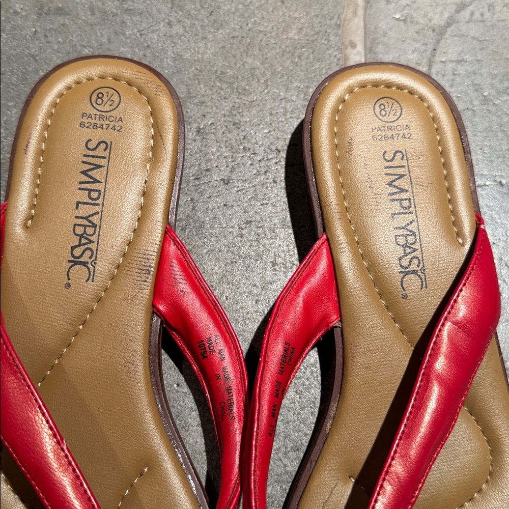 Simply Basic Women's Red Sandals Sz 8.5 - Picture 3 of 7